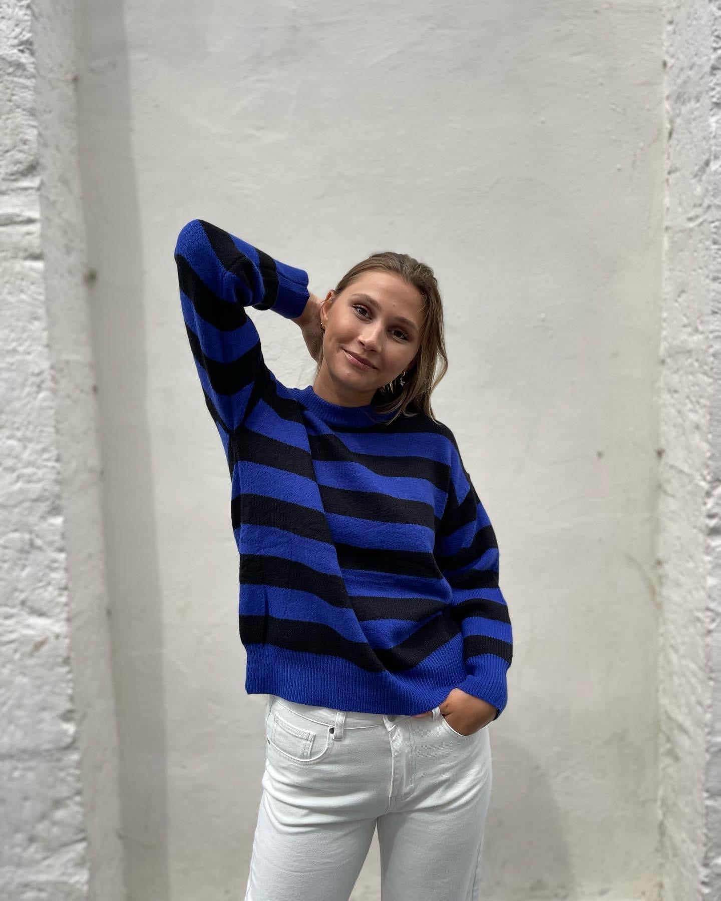 Pull bleu - AMBRE